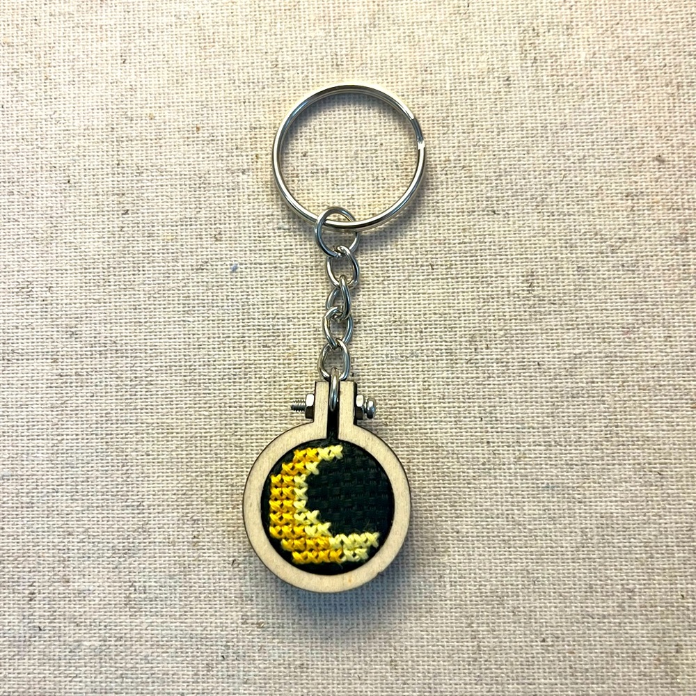 ๐ Cross Stitch Moon Keychain - Picture 1 of 5